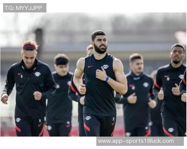 格瓦迪奥尔恋情曝光与兽医学生甜蜜相恋女友兼任滑雪教练引关注